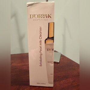 D’OR24K Exfoliating Pearl Milk Cleanser - Gold NIB